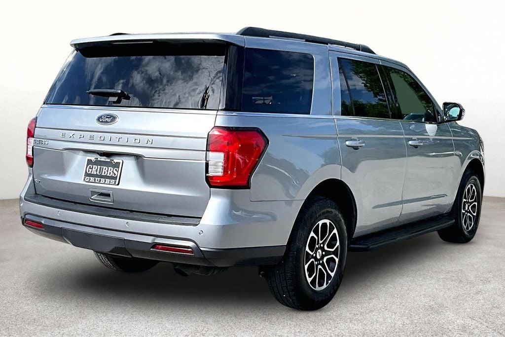 2024 Ford Expedition — side profile view