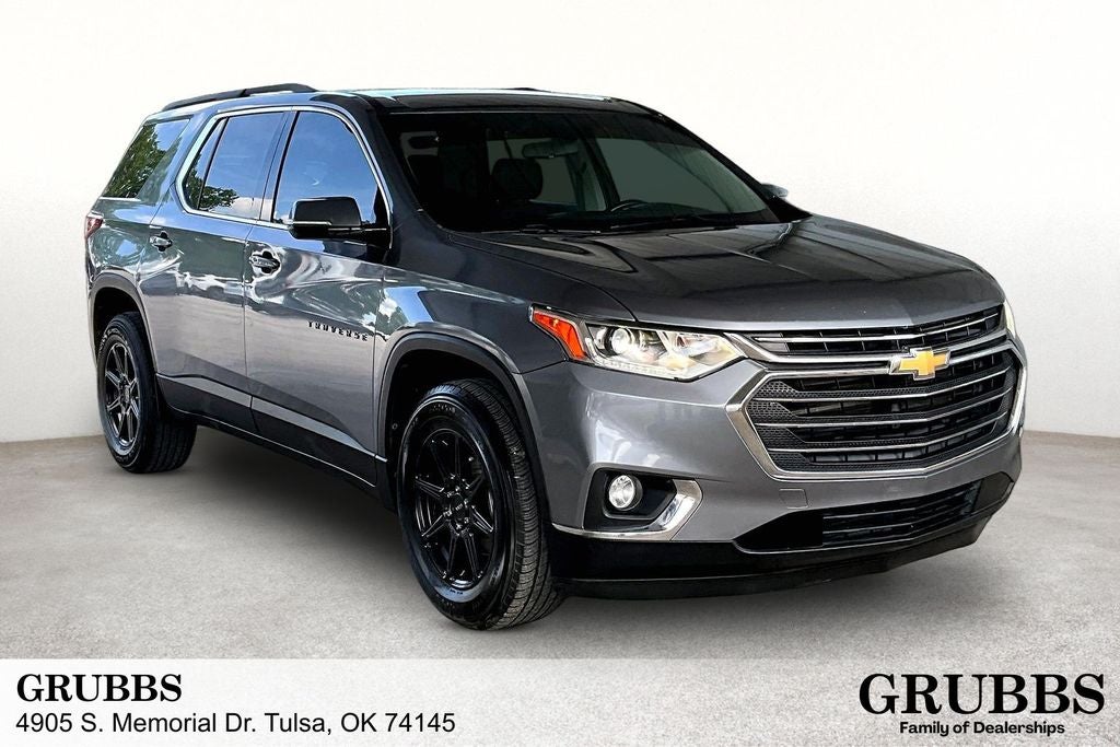 2019 Chevrolet Traverse LT Cloth w/1LT in Satin Steel Metallic — front three-quarter view